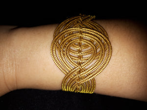 Bracelete entrelaçados capim dourado