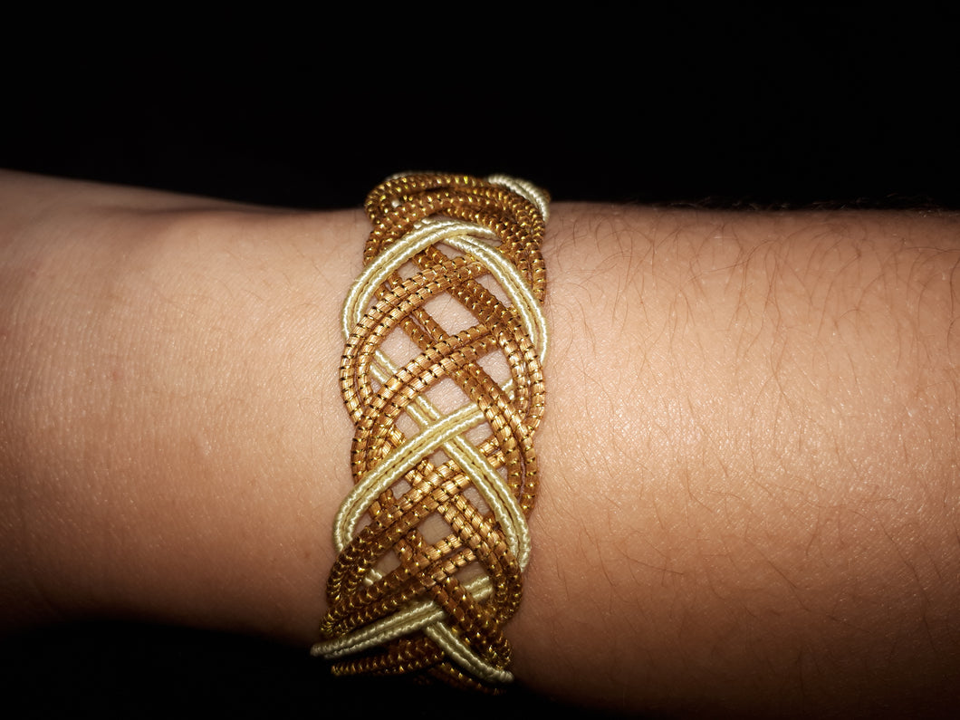 Bracelete laka capim dourado