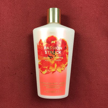 Carregar imagem no visualizador da galeria, Victoria&#39;s Secret Body Wash 250 ml