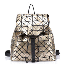 Carregar imagem no visualizador da galeria, Mochila Saco Origami Geometry com efeito Laser - Cobre