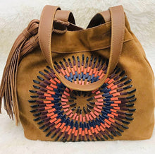 Carregar imagem no visualizador da galeria, Bolsa Saco de Camurça Mandala Peruana